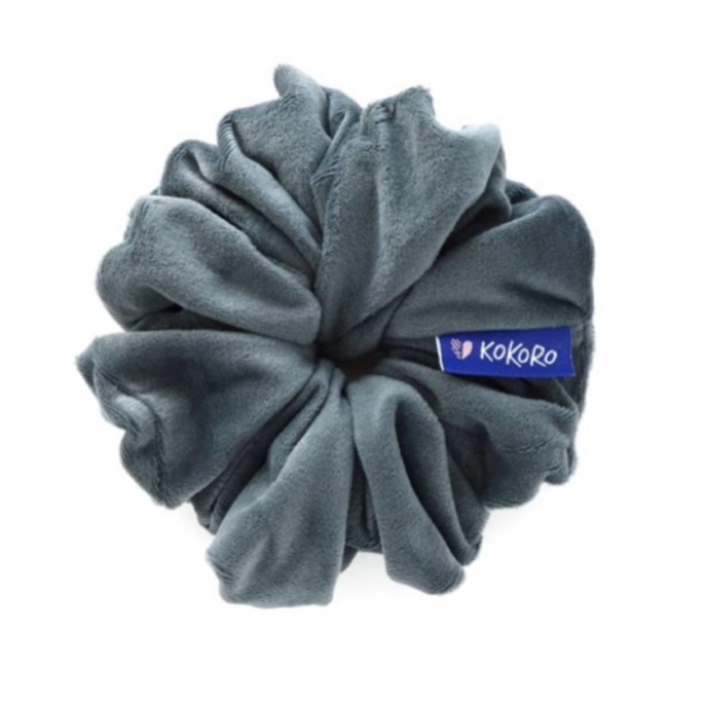 BNWT Oversized Scrunchie Kokoro Grey Velvet
